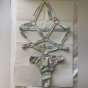 Iheartraves | Rave | One piece | Iridescent